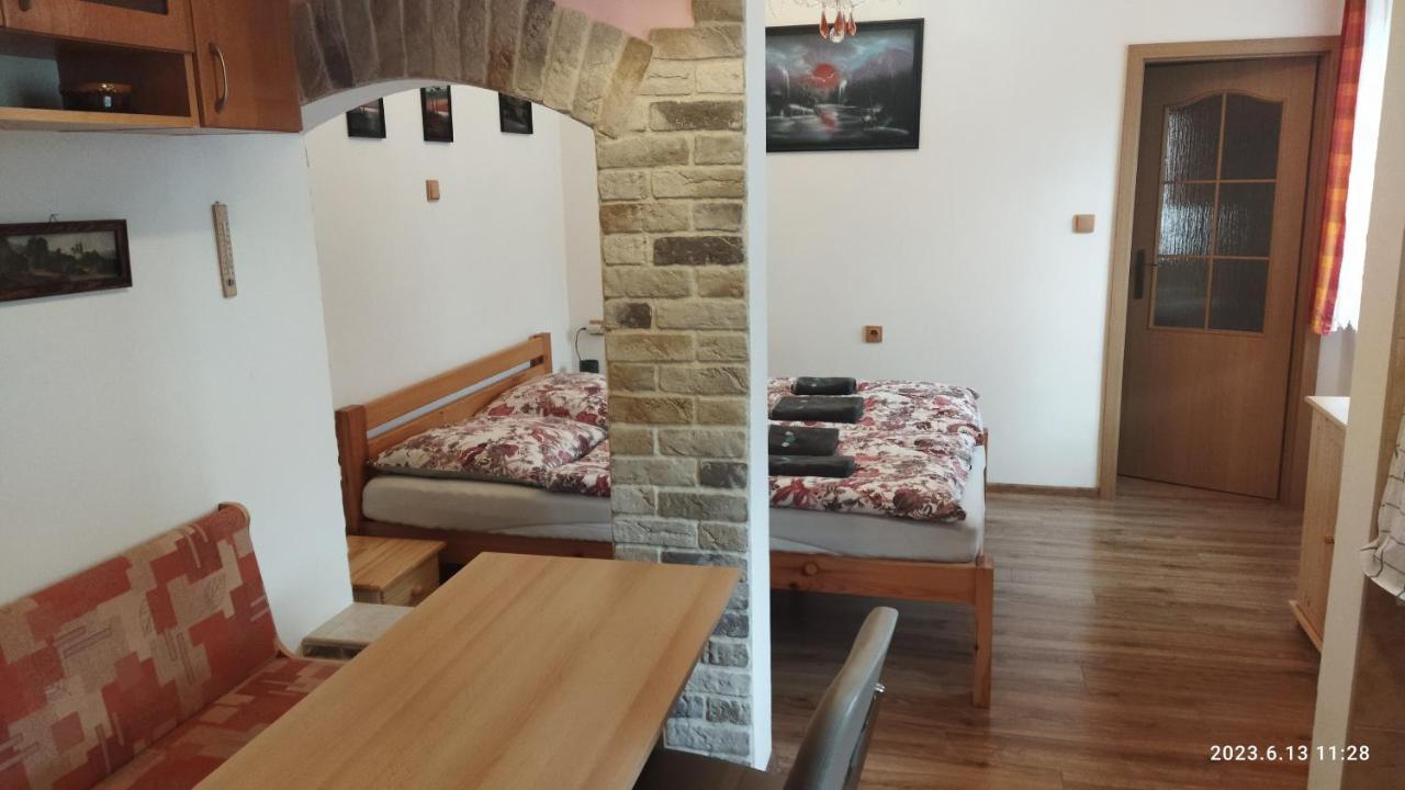 Apartmany Pod Baruncinou Skolou Česká Skalice Exteriör bild