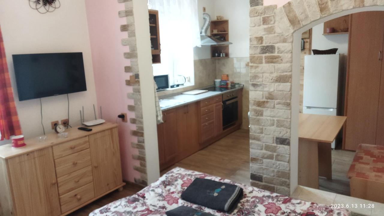 Apartmany Pod Baruncinou Skolou Česká Skalice Exteriör bild